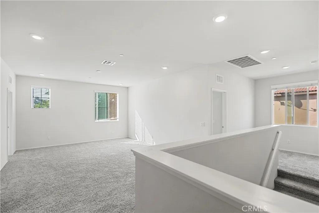 7024 7024 Crest, Riverside, California 92503 home-pic-35